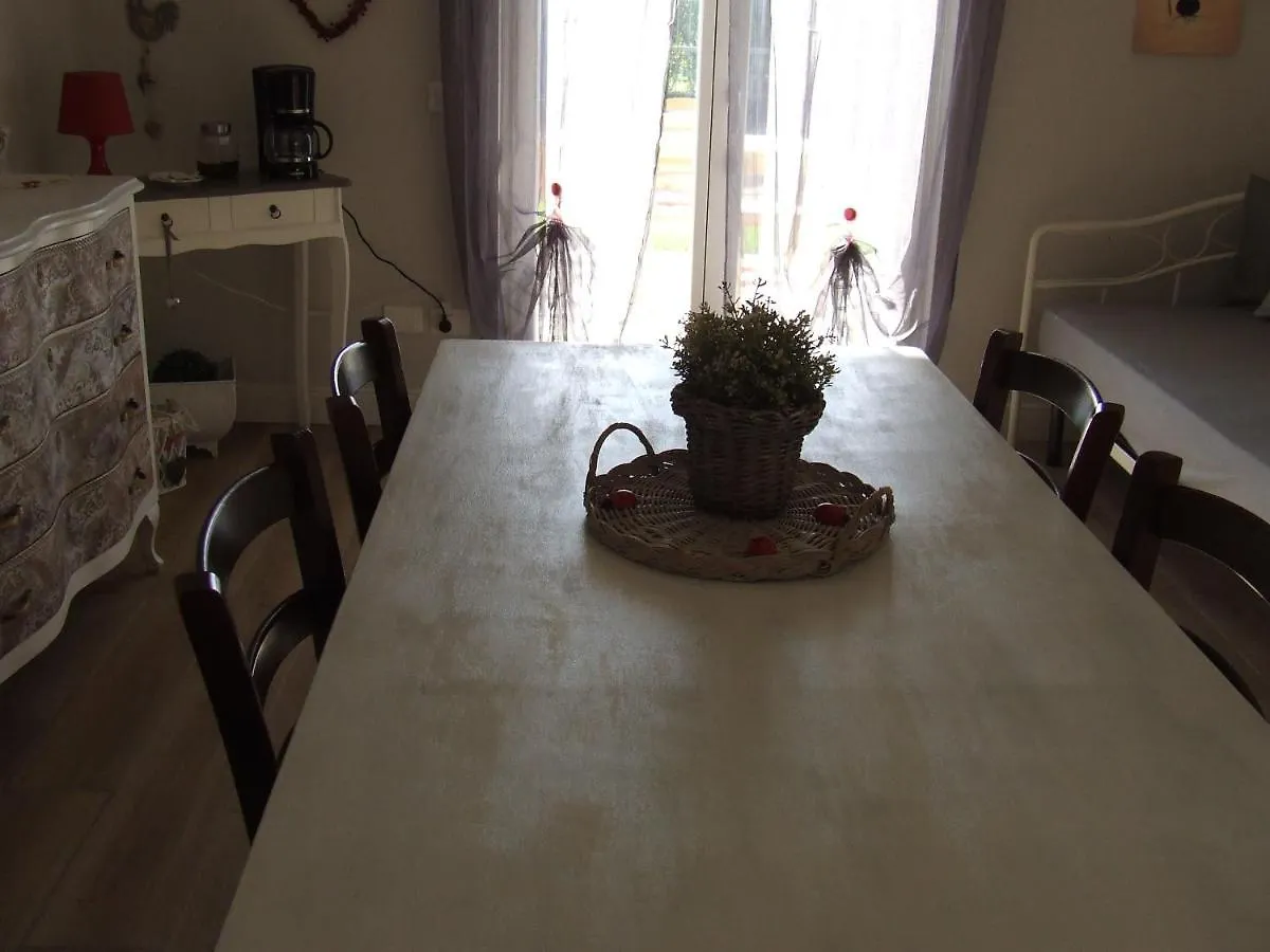 Apartment Bilocale Papavero, Magnolia O Girasole San Felice del Benaco Italy